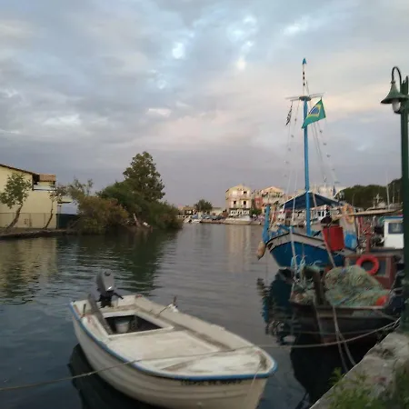 Evitas Ikia * Mesongí